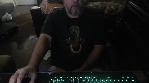 bighugmugg online show from 11/21/25, 12:15