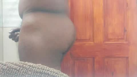 Snapshot of bigkn0ts chatting on 02/24/25, 10:37 bigkn0ts online show from 02/24/25, 10:37