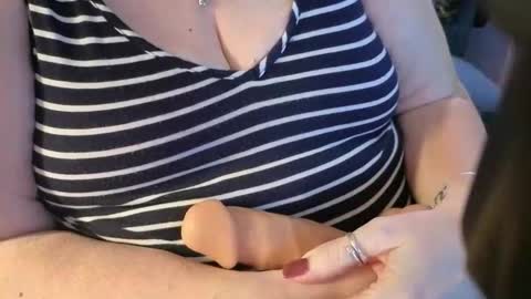 Snapshot of bigmarisella chatting on 05/01/26, 02:38 Big Mari online show from 05/01/26, 02:38