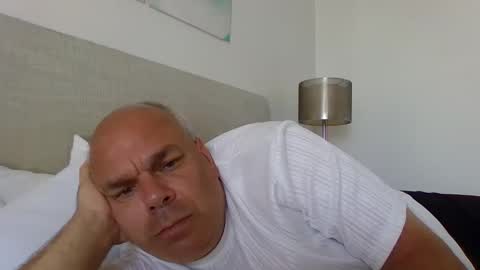 Snapshot of bigmeatman67 chatting on 10/31/25, 08:21 bigmeatman67 online show from 10/31/25, 08:21