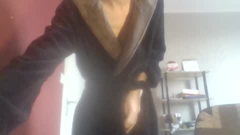 Snapshot of bignlouis chatting on 02/24/25, 01:10 Nicolas online show from 02/24/25, 01:10