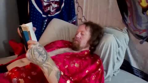 Snapshot of bigred382055 chatting on 09/10/25, 07:30 Joon online show from 09/10/25, 07:30