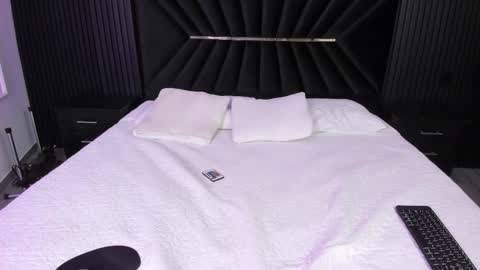 Zayra online show from 09/13/25, 11:10