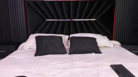 Zayra online show from 10/21/25, 07:20