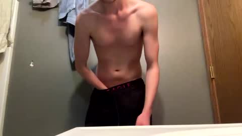 Snapshot of bigskinnyboyshh chatting on 12/15/24, 02:08 bigskinnyboyshh online show from 12/15/24, 02:08