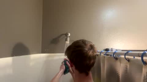 Snapshot of bigskinnyboyshh chatting on 12/17/24, 06:35 bigskinnyboyshh online show from 12/17/24, 06:35