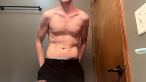 Snapshot of bigskinnyboyshh chatting on 12/31/24, 05:22 bigskinnyboyshh online show from 12/31/24, 05:22