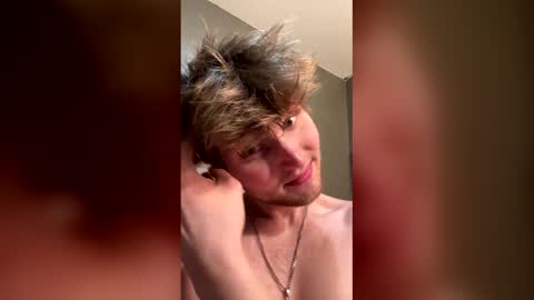 Snapshot of bigskinnyboyshh chatting on 03/04/26, 12:49 bigskinnyboyshh online show from 03/04/26, 12:49