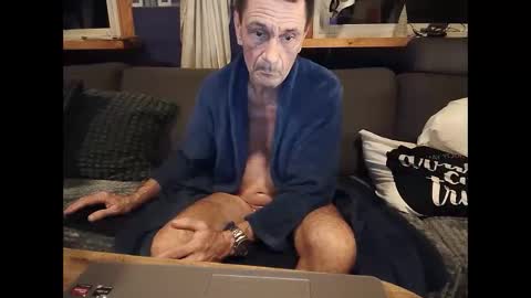 Snapshot of bigswe1 chatting on 12/26/24, 04:53 bigswe1 online show from 12/26/24, 04:53
