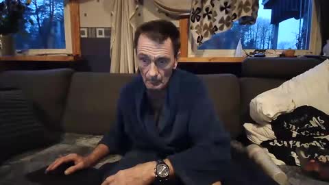 Snapshot of bigswe1 chatting on 12/31/24, 02:36 bigswe1 online show from 12/31/24, 02:36