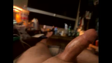 Snapshot of bigswollenhead4u chatting on 10/05/25, 04:16 bigswollenhead4u online show from 10/05/25, 04:16