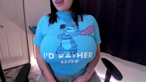 Snapshot of bigt3ti chatting on 01/11/25, 05:10 Nubia online show from 01/11/25, 05:10