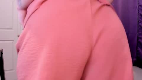 Snapshot of bigt3ti chatting on 01/17/25, 11:17 Nubia online show from 01/17/25, 11:17