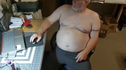 Snapshot of bigthump9999 chatting on 11/17/25, 09:09 bigthump9999 online show from 11/17/25, 09:09