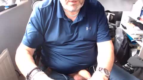 Snapshot of bigtone2_1968 chatting on 06/17/26, 12:40 bigtone2_1968 online show from 06/17/26, 12:40