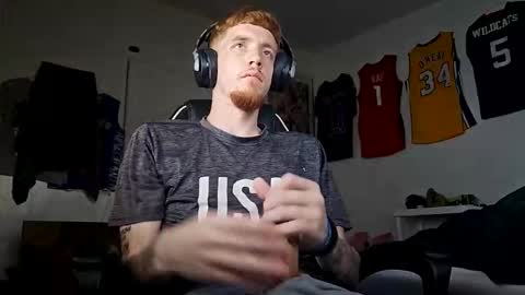 Snapshot of bigwhited2115 chatting on 10/25/25, 12:29 Onlyfans redheadedwhitedick online show from 10/25/25, 12:29