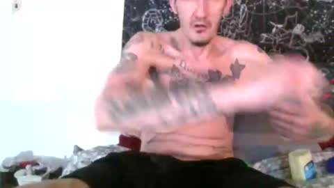 Snapshot of bigwhtrooster412 chatting on 01/17/26, 08:52 BigWhtRooster412 online show from 01/17/26, 08:52