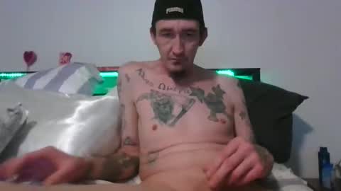 Snapshot of bigwhtrooster412 chatting on 02/19/26, 02:18 BigWhtRooster412 online show from 02/19/26, 02:18