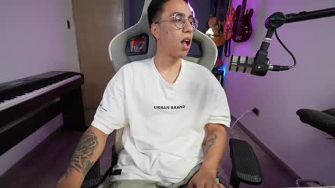 bigxboy96 online show from 02/06/25, 04:42