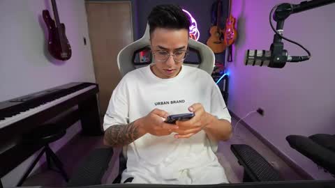 bigxboy96 online show from 02/17/25, 06:42