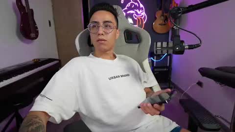 bigxboy96 online show from 02/18/25, 07:10