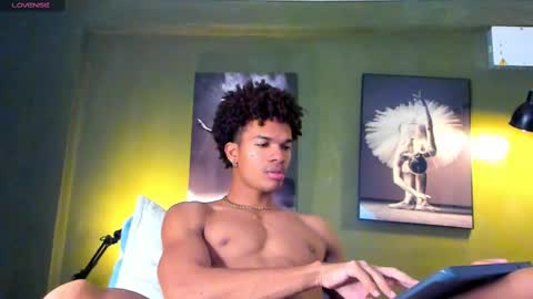 Snapshot of bigxxo chatting on 03/06/25, 01:37 bigxxo online show from 03/06/25, 01:37