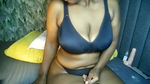 Snapshot of bigyybigy chatting on 03/02/26, 04:03 bigyybigy online show from 03/02/26, 04:03