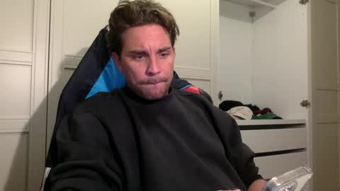 Snapshot of bikdig1 chatting on 12/12/24, 03:59 bikdig1 online show from 12/12/24, 03:59