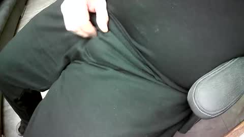 Snapshot of bikeman17 chatting on 02/02/25, 08:41 bikeman17 online show from 02/02/25, 08:41