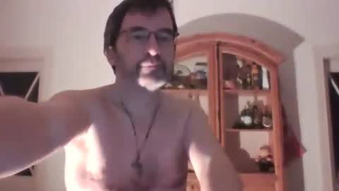 bikertom1988 online show from 02/02/25, 02:17