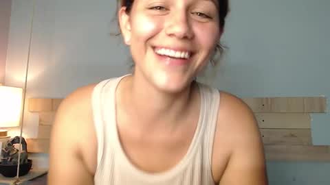 Snapshot of biki_sensual chatting on 10/16/25, 03:51 hi soy natural girl biki online show from 10/16/25, 03:51