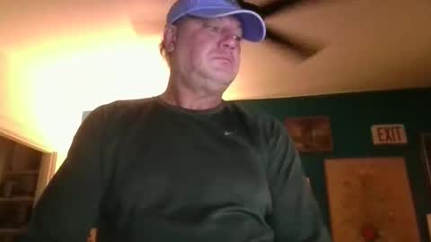 Snapshot of billjames55 chatting on 05/09/26, 07:02 billjames55 online show from 05/09/26, 07:02
