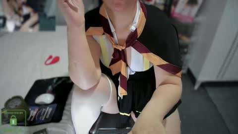 bisex woman online show from 12/13/25, 07:53