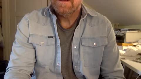 Snapshot of bisonbar chatting on 02/06/26, 05:05 BisonBar online show from 02/06/26, 05:05