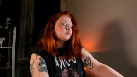 Nana online show from 12/21/25, 04:36