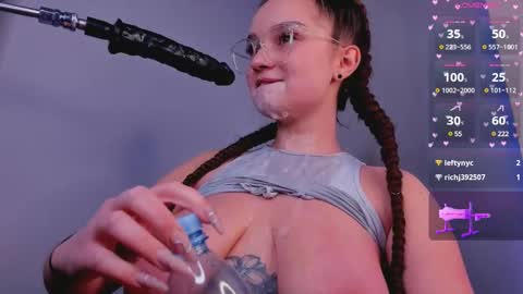 Snapshot of bitchpeace_ chatting on 02/19/25, 10:31 Diana online show from 02/19/25, 10:31