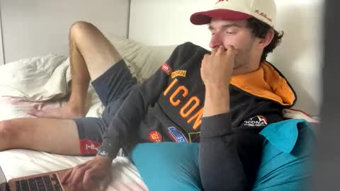 bitedeforain online show from 10/18/25, 10:43