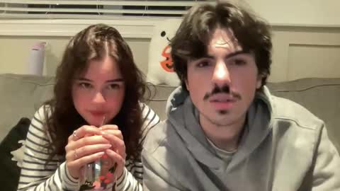 Snapshot of bkws985 chatting on 10/25/25, 01:02 bkws985 online show from 10/25/25, 01:02