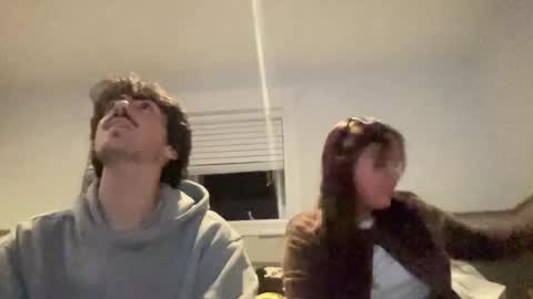 Snapshot of bkws985 chatting on 11/15/25, 03:04 bkws985 online show from 11/15/25, 03:04