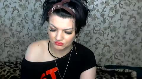 Snapshot of black_hot_01 chatting on 11/28/25, 08:17 black_hot_01 online show from 11/28/25, 08:17