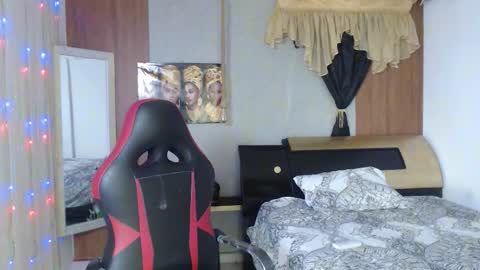 black_king_241 online show from 10/15/25, 03:39