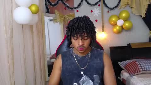 black_king_241 online show from 11/21/25, 04:33