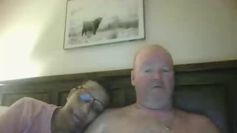Snapshot of black_n_white4 chatting on 12/11/24, 10:25 black_n_white4 online show from 12/11/24, 10:25