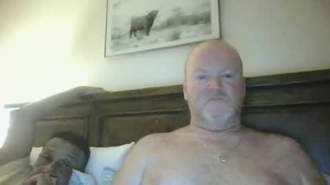 Snapshot of black_n_white4 chatting on 12/19/24, 10:34 black_n_white4 online show from 12/19/24, 10:34