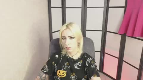 Snapshot of black_orchides chatting on 07/15/26, 08:30 Emily online show from 07/15/26, 08:30