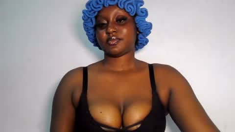 Snapshot of black_paanther chatting on 06/21/26, 09:39 black_paanther online show from 06/21/26, 09:39