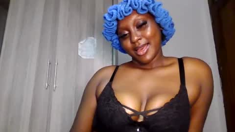 Snapshot of black_paanther chatting on 06/22/26, 03:25 black_paanther online show from 06/22/26, 03:25