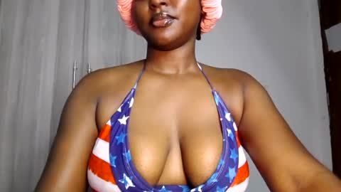 Snapshot of black_paanther chatting on 06/29/26, 10:15 black_paanther online show from 06/29/26, 10:15