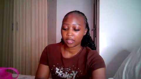 Snapshot of black_rosey chatting on 06/14/26, 03:47 veraa online show from 06/14/26, 03:47