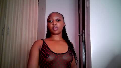 Snapshot of black_rosey chatting on 06/15/26, 08:38 veraa online show from 06/15/26, 08:38